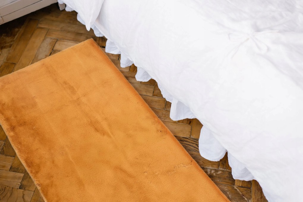 Dywan Futrzany Rudy 70x130 cm Włochaty Miękki Dekoracyjny Antypoślizgowy