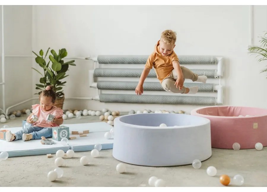 Okrągły suchy basen z piłeczkami 7cm dla dziecka, 90x40cm/300 piłek, welurowy, jasnoszary, piłki: srebrne, białe, transparentne - meowbaby®
