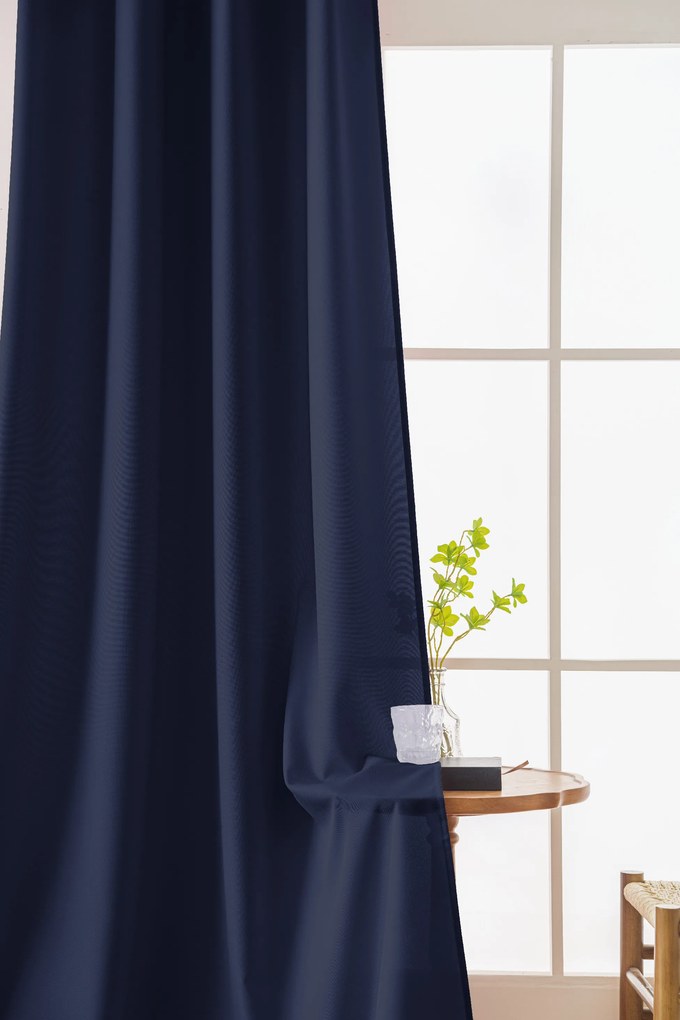 Ciemnoniebieska zasłona OXFORD LIGHT 140x250 cm Zawieszanie: Metalowe pierścienie