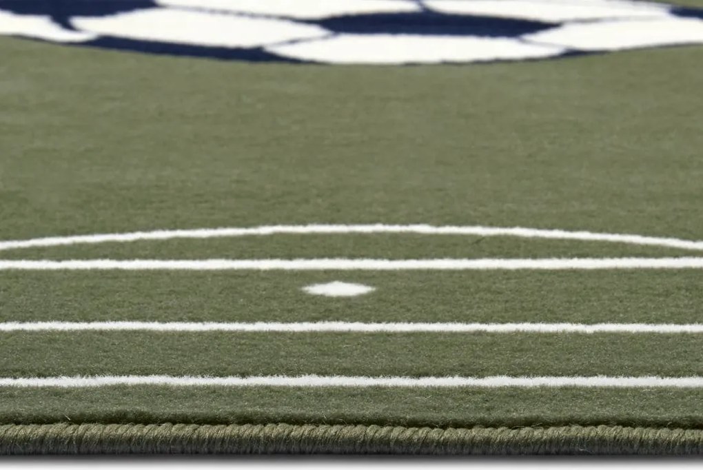 Dywan dziecięcy Adventures – Boisko zielone 80 cm x 150 cm