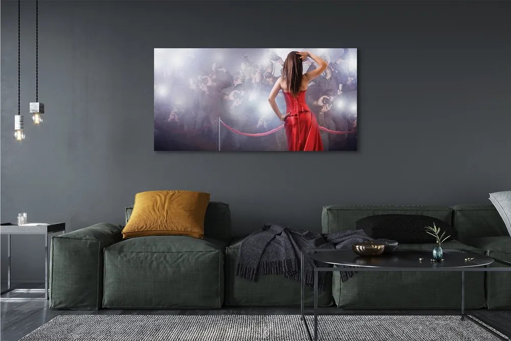 Zdjęcie na płótnie Kobieta w Czerwonej Sukni