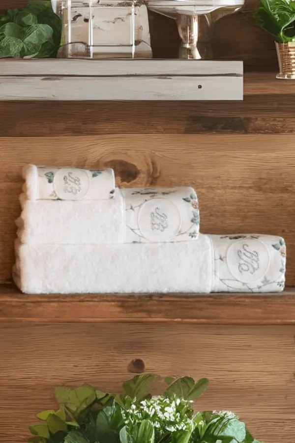 Podarunkowy zestaw ręczników ROSELAND, 3 szt Biały Zestaw (ręcznik 30x50cm, ręcznik 50x100cm, ręcznik 75x150cm)