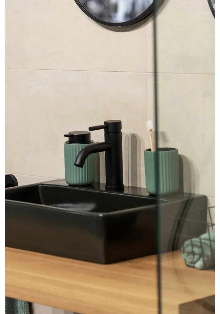 Zielony ceramiczny kubek na szczoteczki Wenko Belluno
