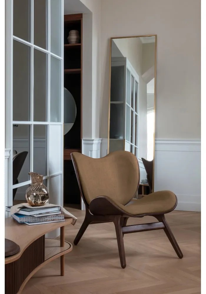 Beżowy fotel A Conversation Piece – UMAGE