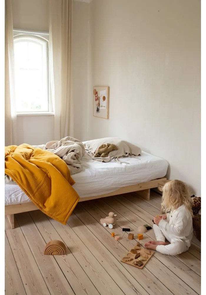 Naturalne łóżko z litego drewna sosnowego ze stelażem 90x200 cm Kanso – Karup Design