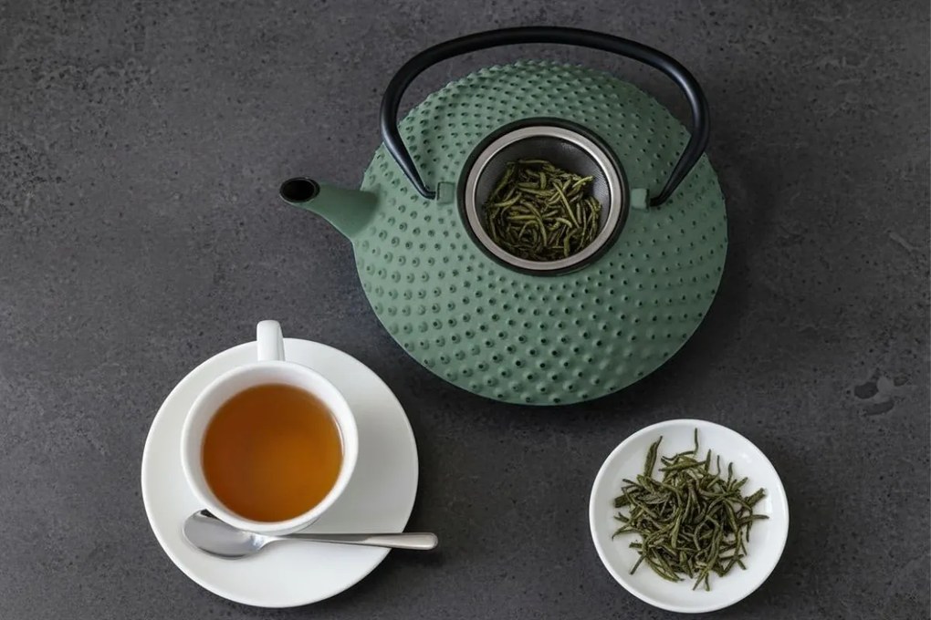 Czajnik żeliwny z zaparzaczem MIKA, 1250 ml