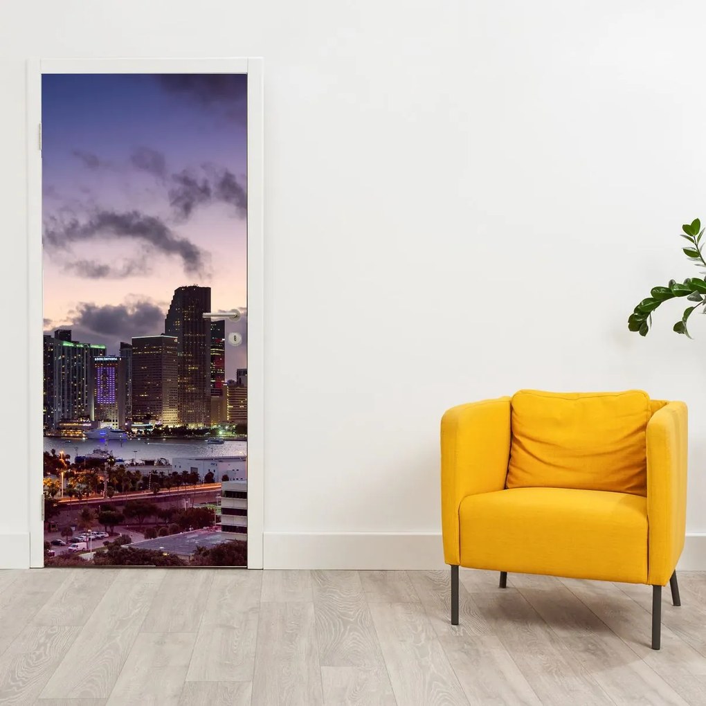 Fototapeta na drzwi - Metropolia z wieżowcami (95x205cm)