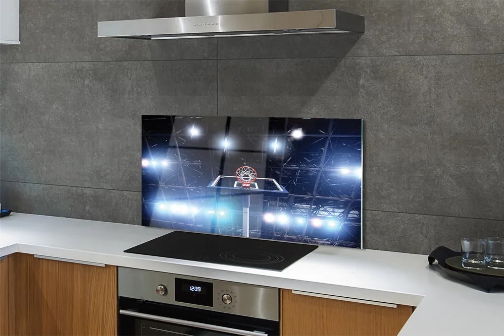 Szklany Panel Kosz w Blasku Reflektorów