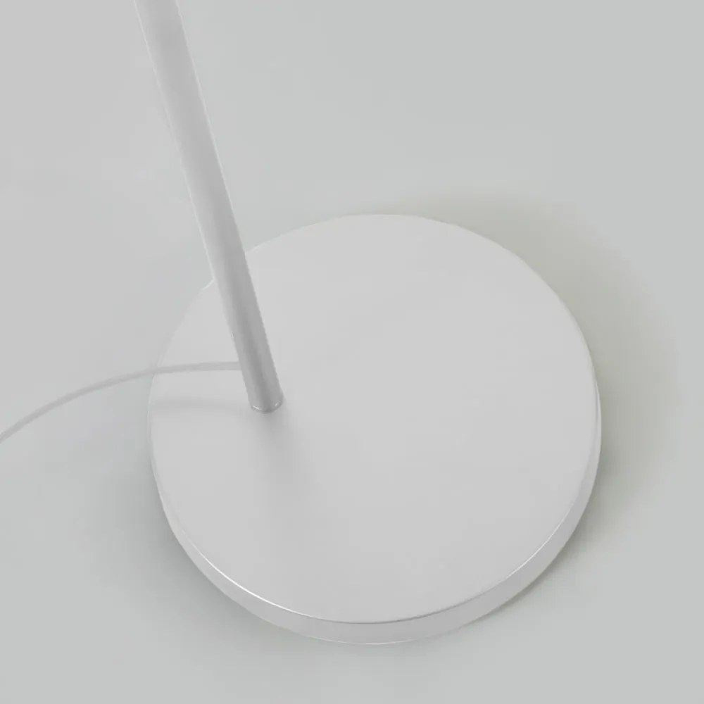 Lampa stojąca z rattanowym kloszem (wys. 157 cm) Damila – Kave Home