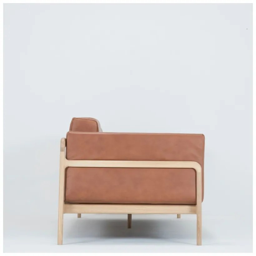 Karmelowa sofa z bawolej skóry z konstrukcją z litego drewna dębowego Gazzda Fawn, 240 cm