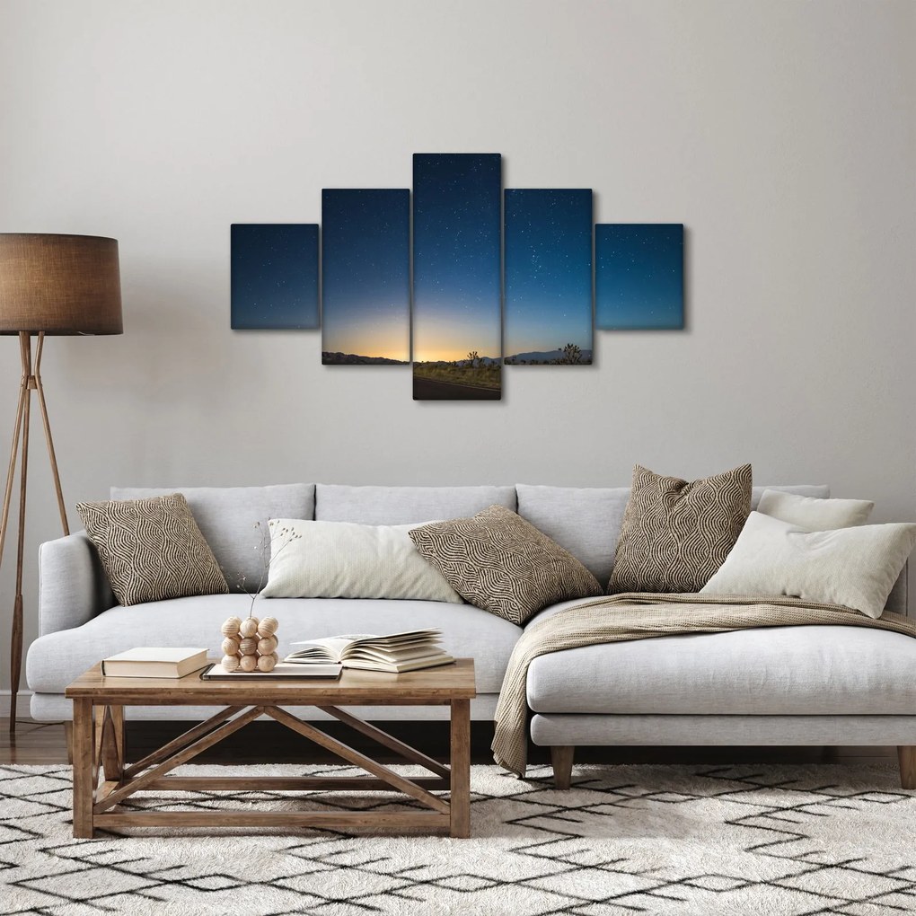 Obraz - Nocne niebo nad drogą (125x70 cm)