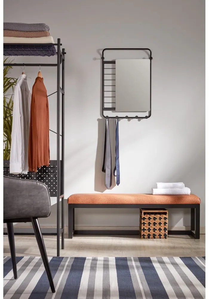 Czarny regał do szafy garderobianej Kave Home Storn, wys. 182 cm