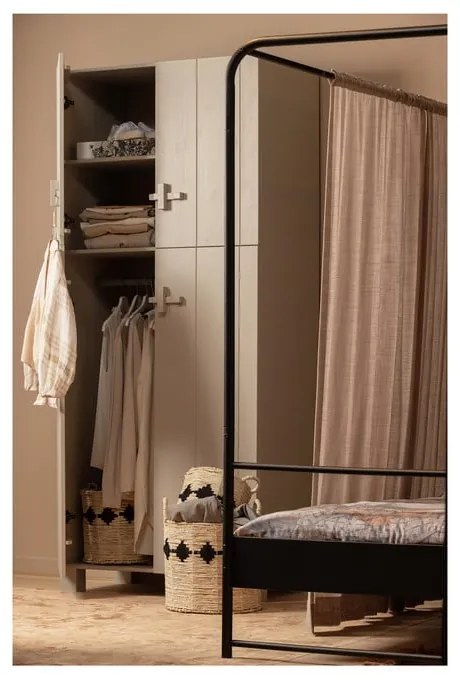 Jasnoszara szafa z litego drewna sosnowego 90x210 cm Mees – Basiclabel