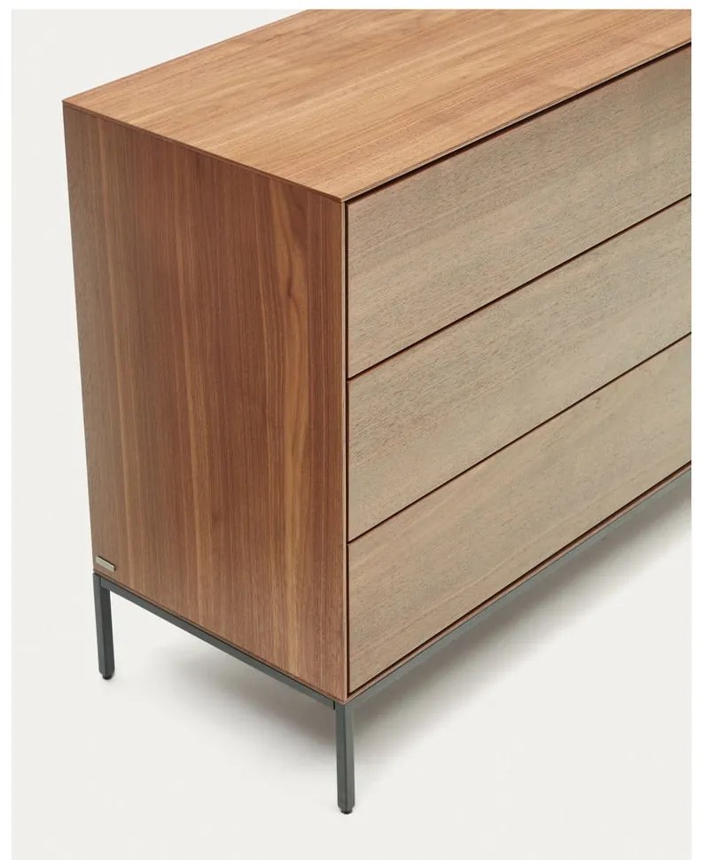 Niska komoda w dekorze orzecha 110x75 cm Vedrana – Kave Home