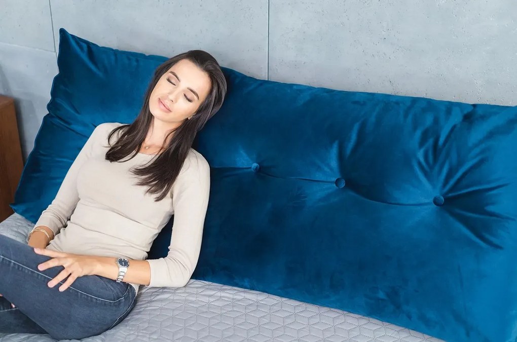 Poduszka na zagłówek PILLOW CHIC VELVET 180 granatowa SKANDICA