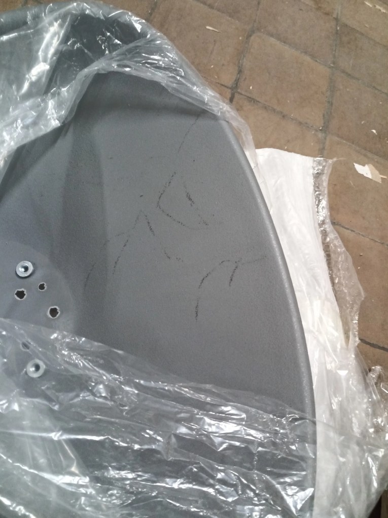 PROMOCJA Ciemnoszare krzesło BALI MARK z czarnymi nogami II. jakość