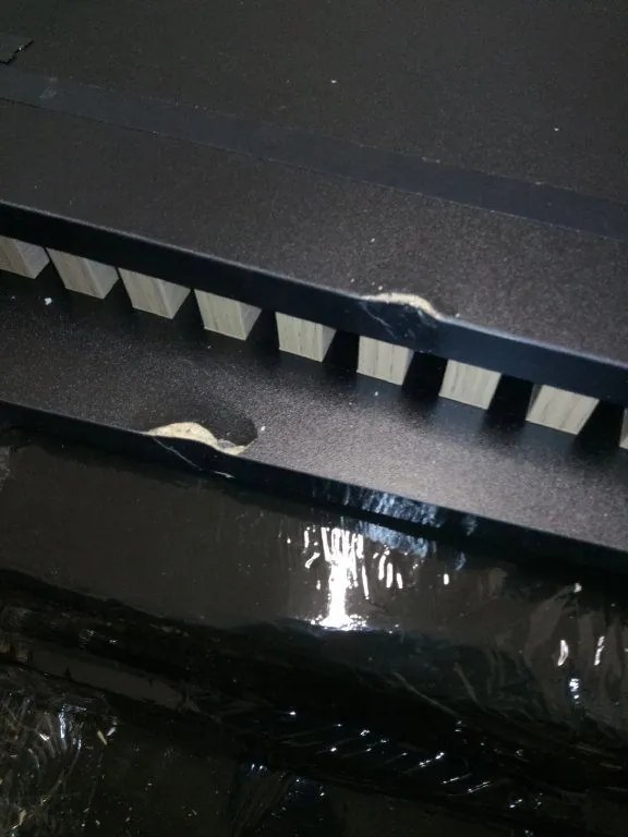 PROMOCJA Wisząca szafka TV MEORATI 150x40 cm, czarna/dąb artisan II. gatunek