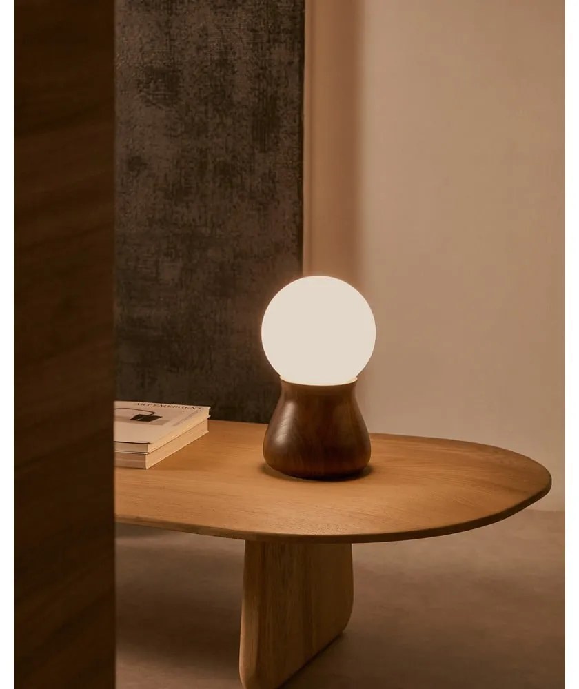 Ciemnobrązowa lampa stołowa z litego drewna kauczukowego (wysokość 26 cm) Okeni – Kave Home