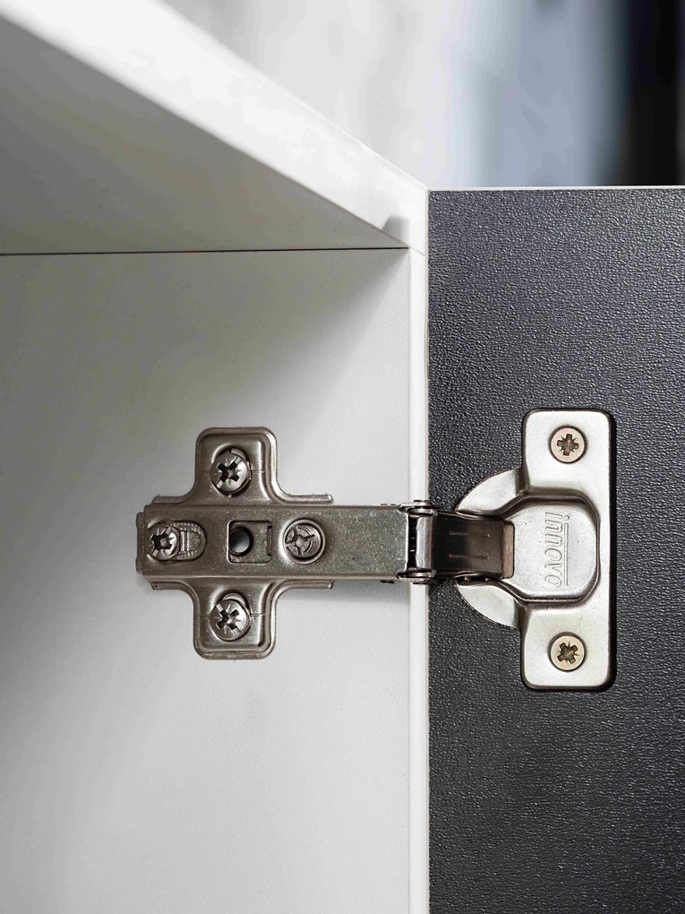 Szeroka szafka RTV Bridge V2 z frontami w kolorze drewna