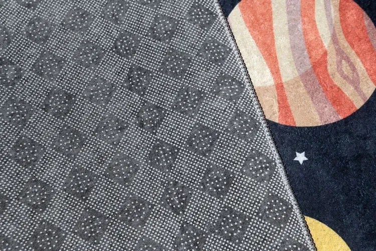 Czarno-kolorowy dywan dziecięcy z planetami i gwiazdami G3-T87