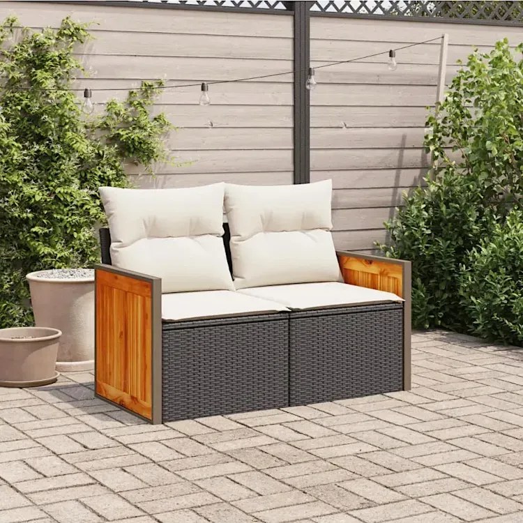 Sofa ogrodowa z białymi poduszkami W2-K74