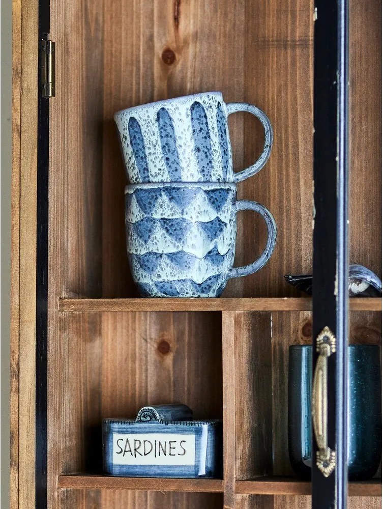 Czarna witryna z litego drewna jodłowego wisząca 50x80x14 cm Hazem – Bloomingville