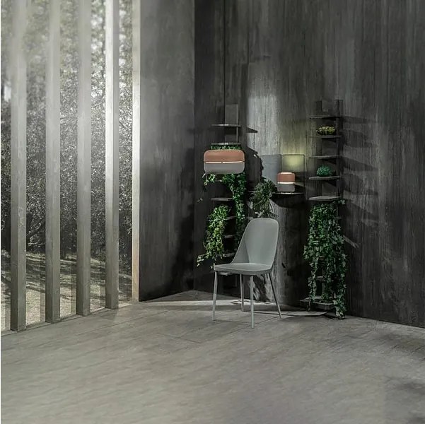 Zestaw 4 nowoczesnych krzeseł „Paola” z jasnoszarego polipropylenu z malowanymi metalowymi nogami