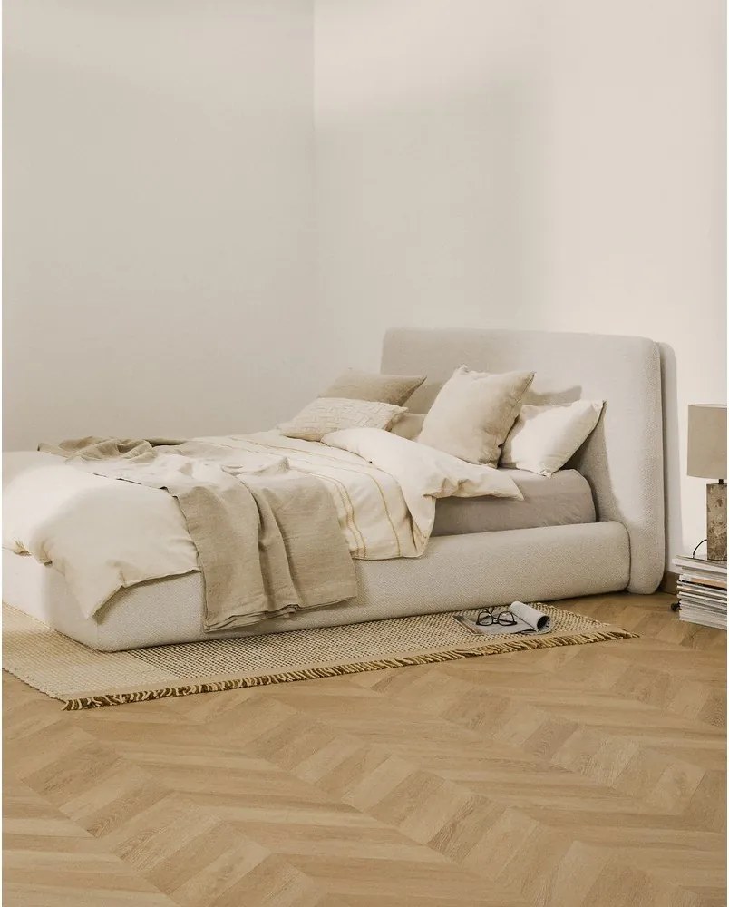 Beżowe tapicerowane łóżko dwuosobowe bez stelaża 180x200 cm Martina – Kave Home