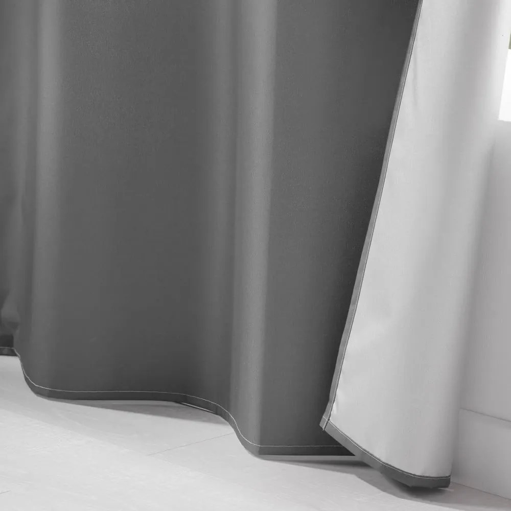 Antracytowa zasłona termiczna 140x260 cm Icemount – douceur d'intérieur