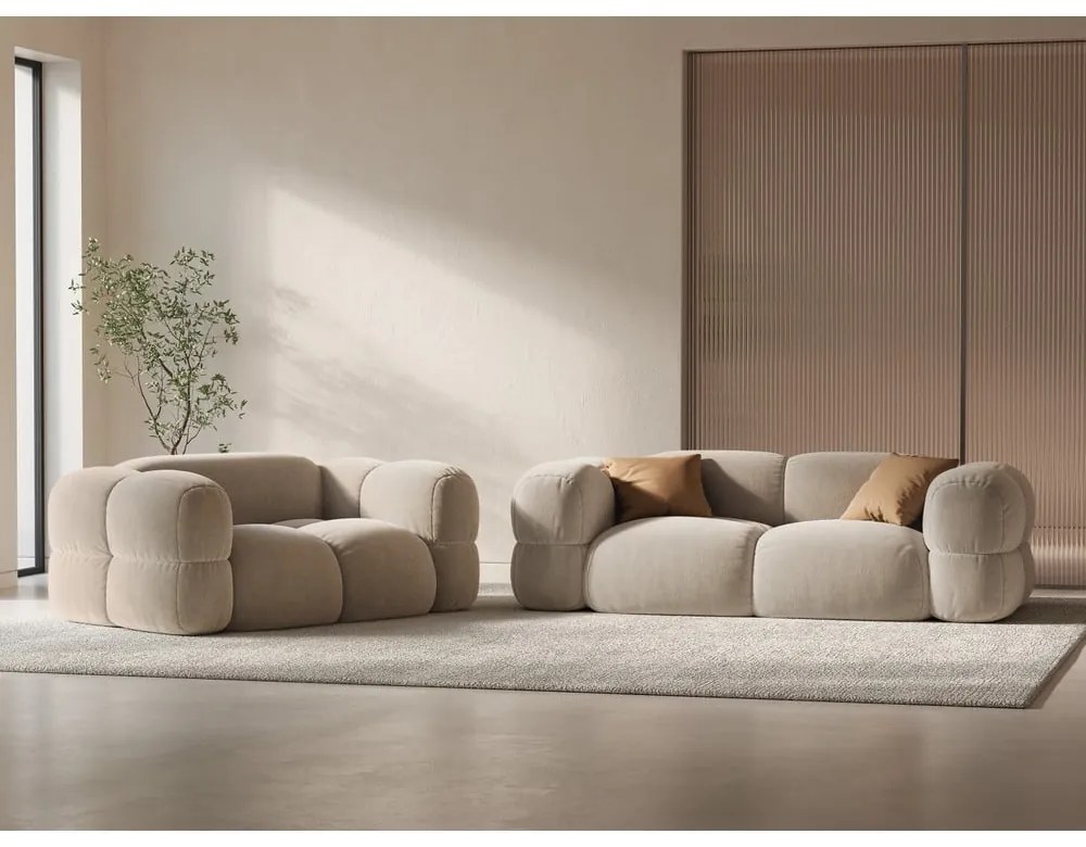 Beżowa aksamitna sofa 210 cm Loretto – Cosmopolitan Design