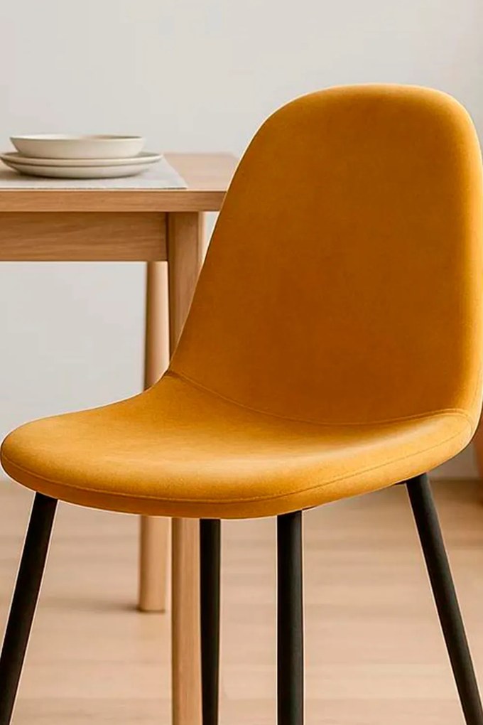 Krzeso Teok z czarnego aksamitu