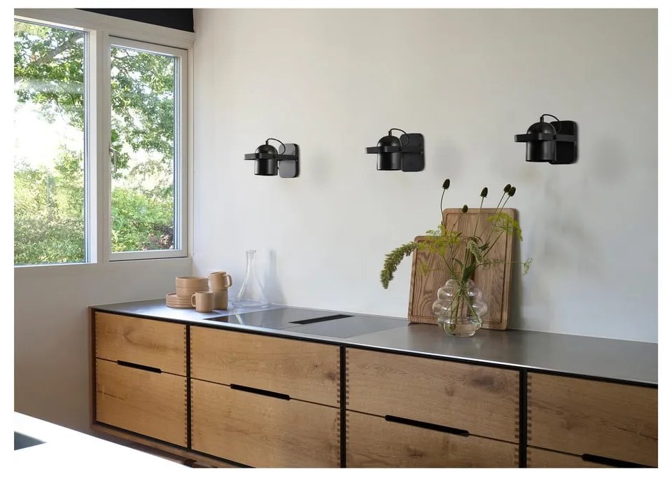 Czarny kinkiet Nesvik – Villa Collection