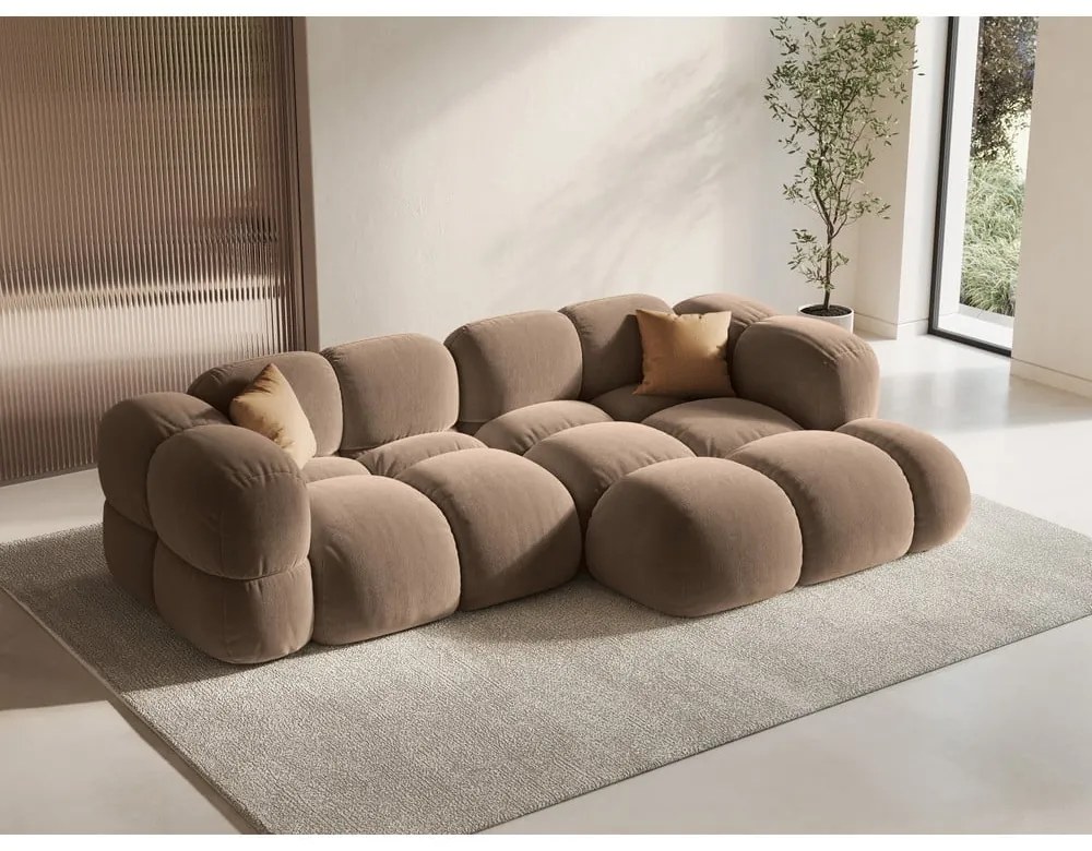 Brązowy aksamitny narożnik (prawostronny/z szezlongiem) Loretto – Cosmopolitan Design