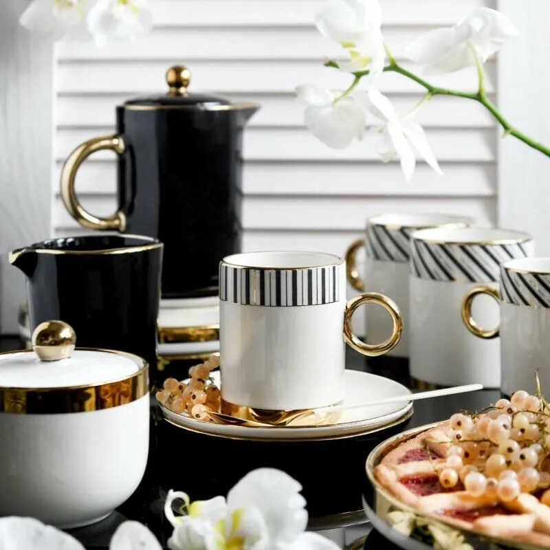 Altom Dzbanuszek porcelanowy do mleka Palazzo 250 ml, czarny