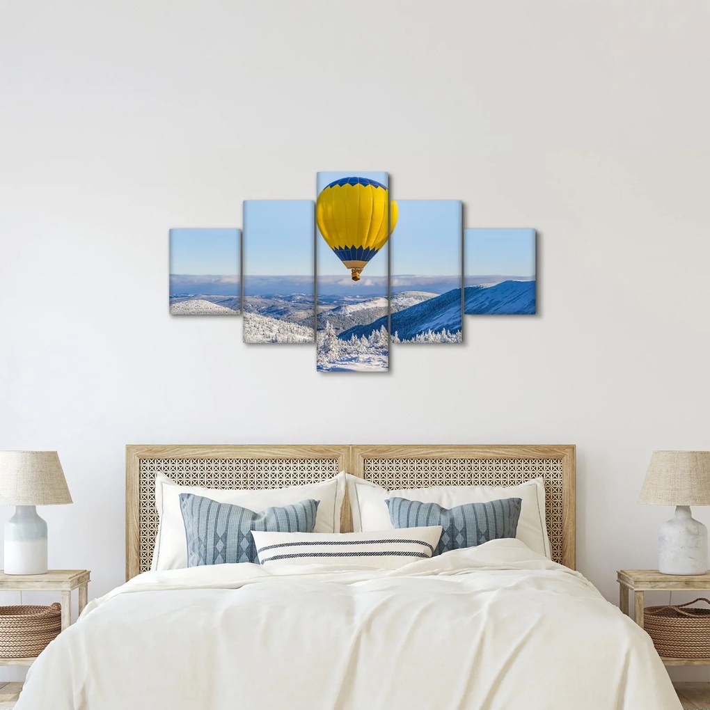 Obraz - Lot nad zimowym krajobrazem (125x70 cm)