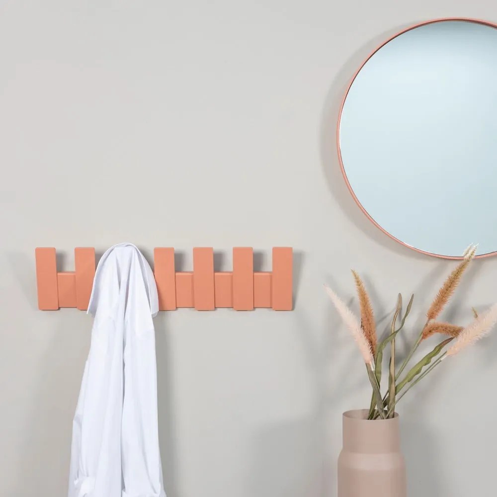 Łososiowy metalowy wieszak ścienny 64 cm Angle – Spinder Design