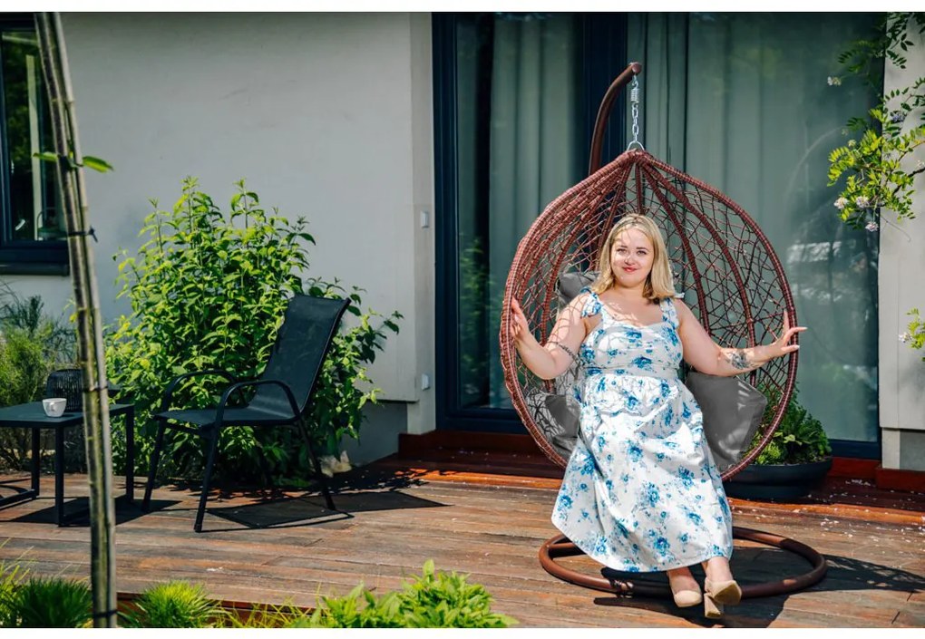 Brązowe wiszące krzesło KOKON