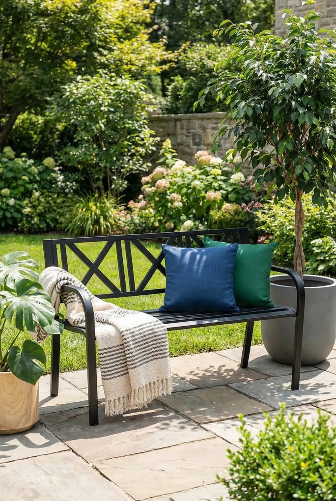 Czarna metalowa ławka ogrodowa W0-K24