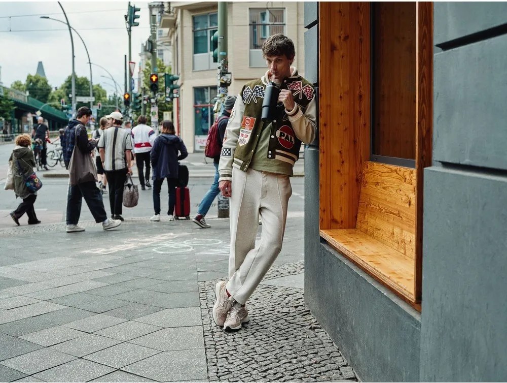 Czarny termos ze stali nierdzewnej ze słomką 890 ml Quencher H2.O FlowState™ Tumbler Black 2.0 – Stanley