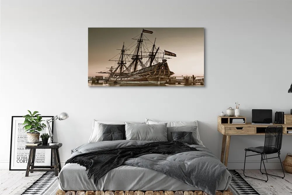 Obraz canvas na ścianę Zabytkowy Statek na Morzu
