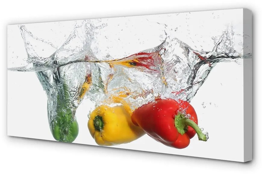 Zdjęcie na płótnie Kolorowe Papryki w Wodzie