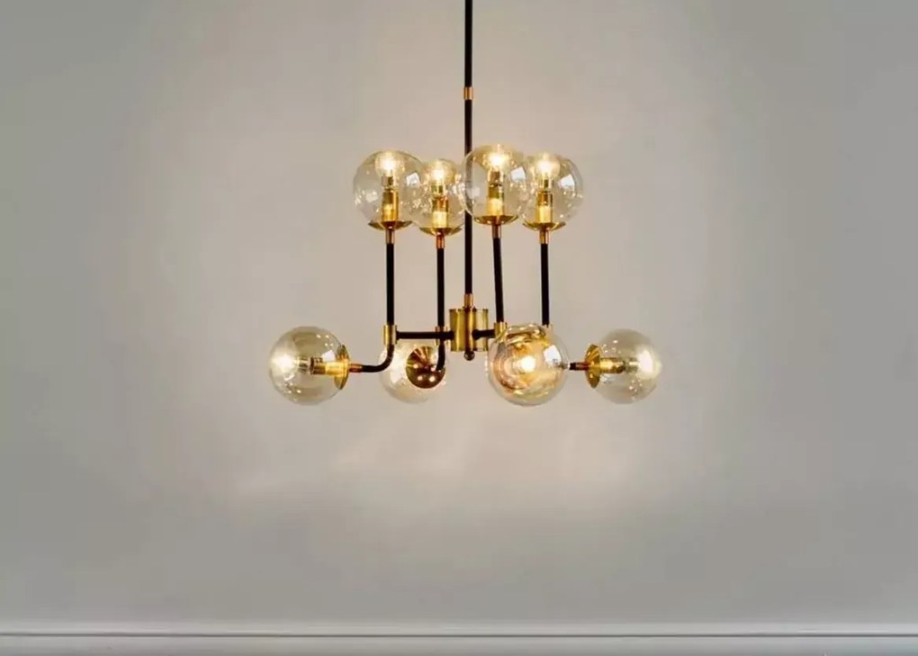 Lampa sufitowa ze szklanymi kloszami