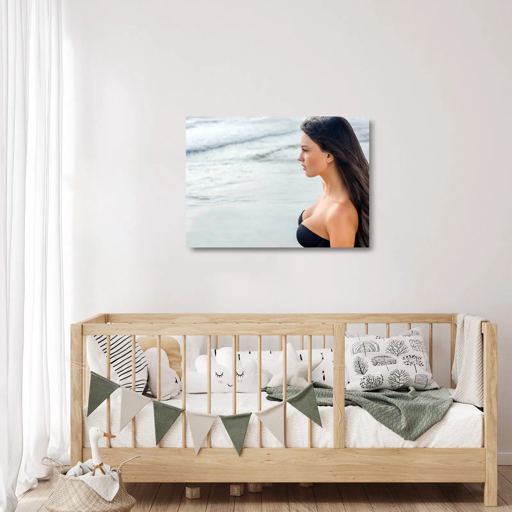 Obraz na szkle kobiety na plaży (70x50 cm)