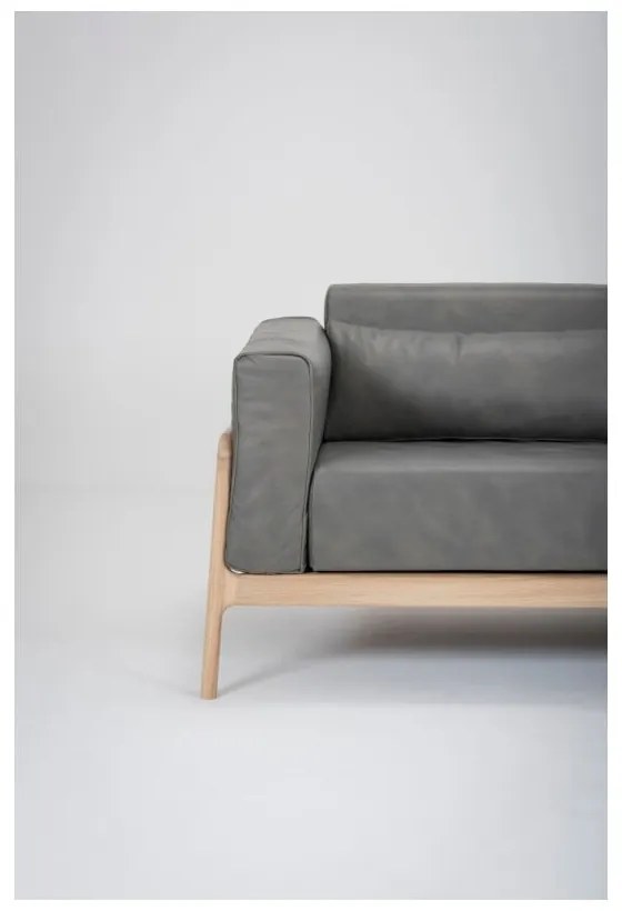 Ciemnoszara sofa z bawolej skóry z konstrukcją z litego drewna dębowego Gazzda Fawn, 180 cm
