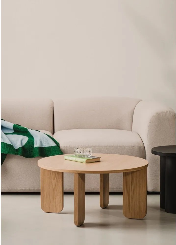 Czarny okrągły stolik z blatem w dekorze dębu ø 75 cm Kuvu – noo.ma