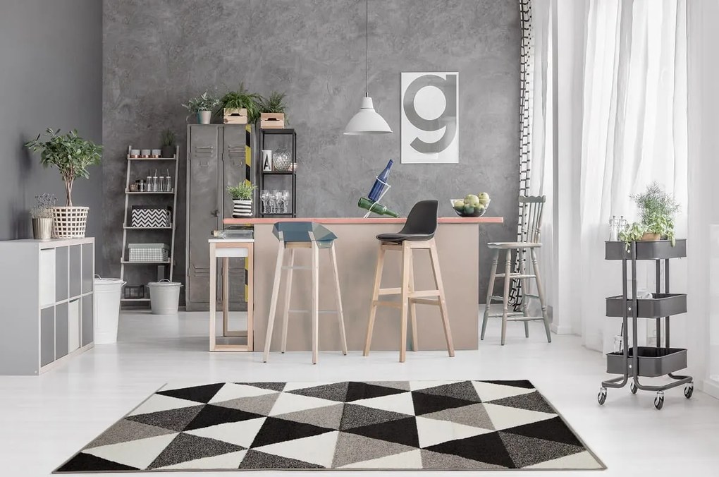 Dywan Lotto trójkaty szare 133 cm x 190 cm