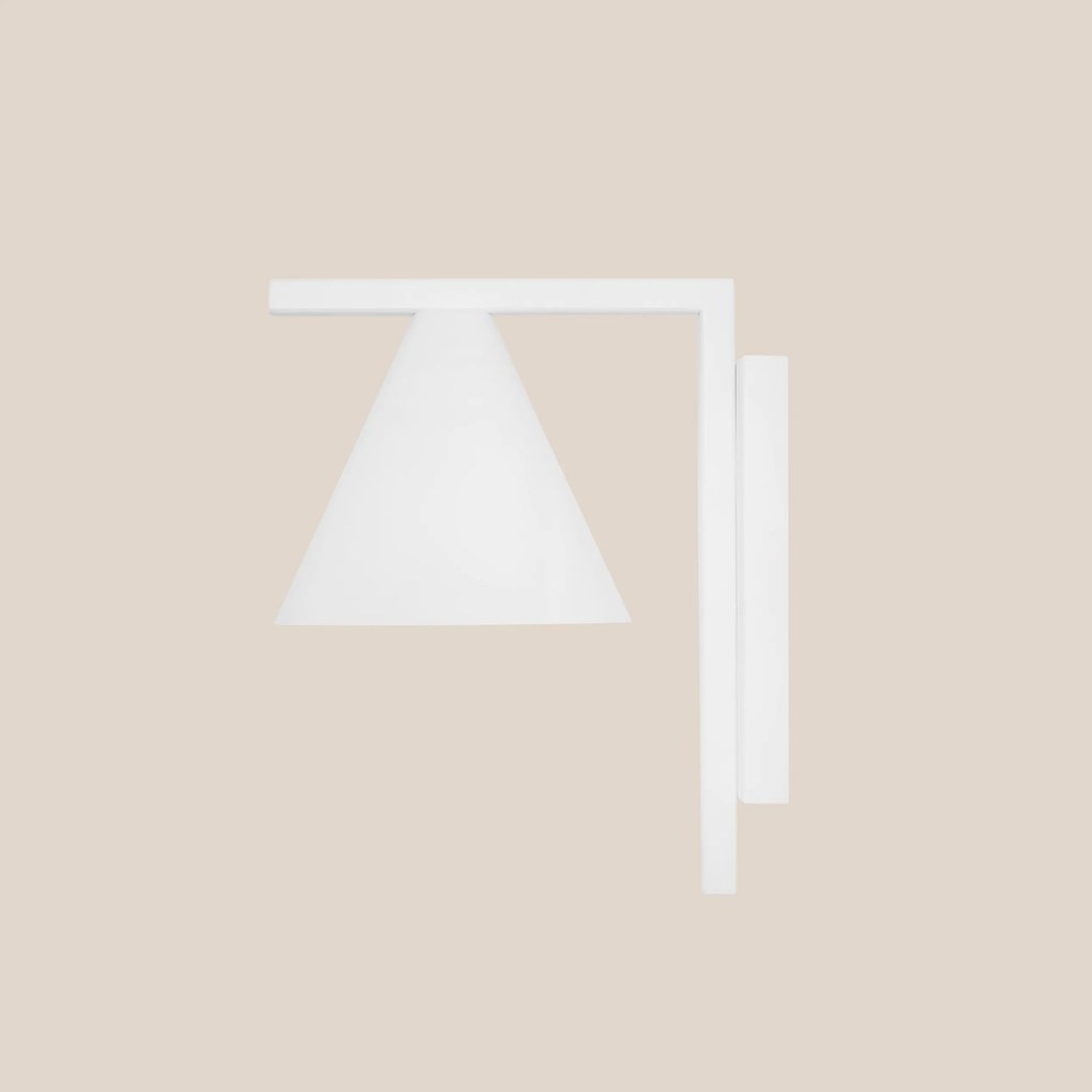 Lampa ścienna Form z kloszem typu stożek