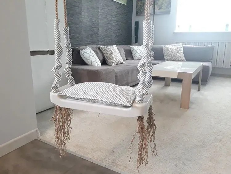 Szara huśtawka dla dziecka B8-F43