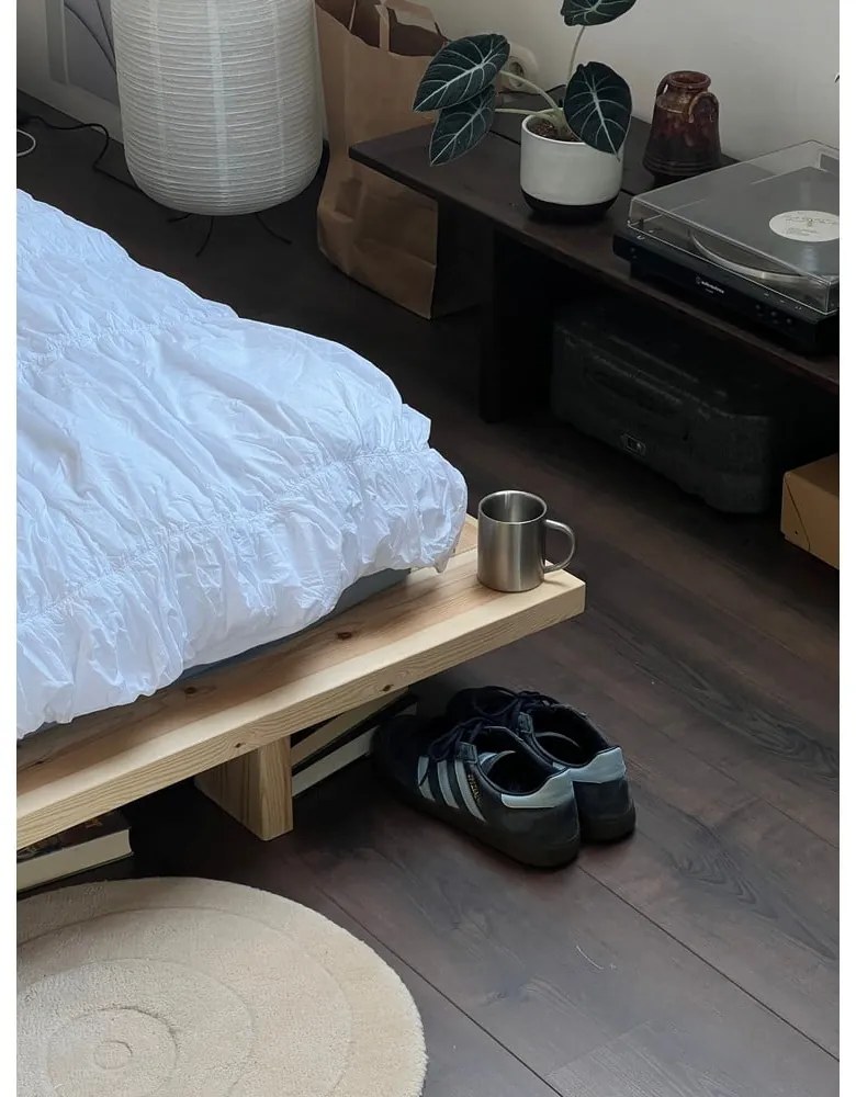 Łóżko jednoosobowe z litego drewna sosnowego ze stelażem 90x200 cm w naturalnym kolorze Japan – Karup Design