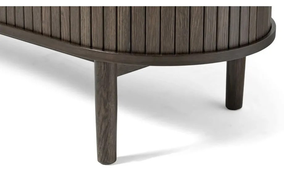 Brązowa komoda w dekorze dębu z drzwiami przesuwnymi 140x76x45 cm Meta – Unique Furniture